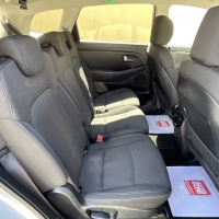 Kia Caren&rsquo;s 2 crdi isg 7 seater 