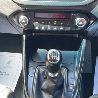 Kia Caren&rsquo;s 2 crdi isg 7 seater 