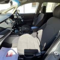 Kia Caren&rsquo;s 2 crdi isg 7 seater 