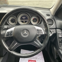 Mercedes-Benz C220 SE Cdi blue 