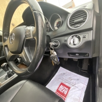 Mercedes-Benz C220 SE Cdi blue 
