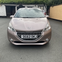 Peugeot 208 allure hdi