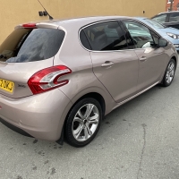 Peugeot 208 allure hdi