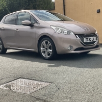 Peugeot 208 allure hdi