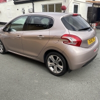 Peugeot 208 allure hdi