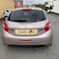 Peugeot 208 allure hdi