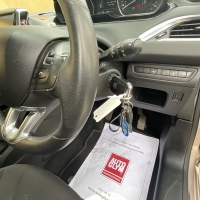 Peugeot 208 allure hdi