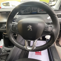 Peugeot 208 allure hdi