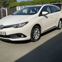 Toyota Auris touring estate sport 