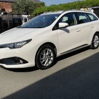 Toyota Auris touring estate sport 