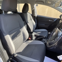 Toyota Auris touring estate sport 