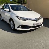Toyota Auris touring estate sport 