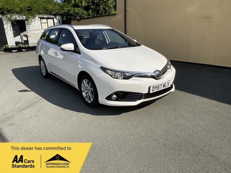 Toyota Auris touring estate sport